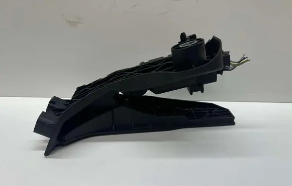 Volkswagen Golf V Accelerator throttle pedal 1K1721503P