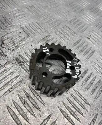 Volkswagen PASSAT B7 Fuel pump gear (pulley) 03L130111E