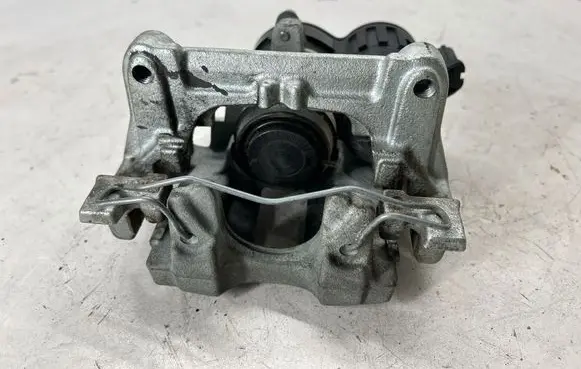 Ford Escape IV Rear brake caliper NX612D251BNB