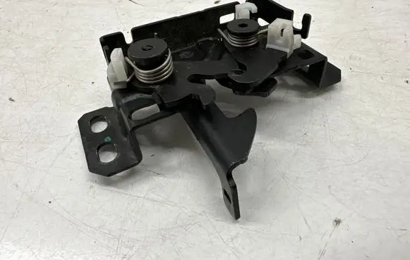 Mercedes-Benz CLA C118 X118 Engine bonnet/hood lock/catch A1778803000