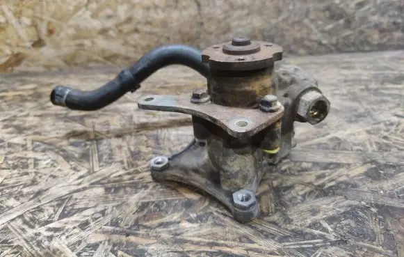 Jaguar XK8 - XKR Power steering pump MJA8111BG