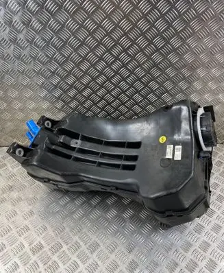 Audi Q7 4M AdBlue liquid reservoir 4M0131878CF 4M0131969N