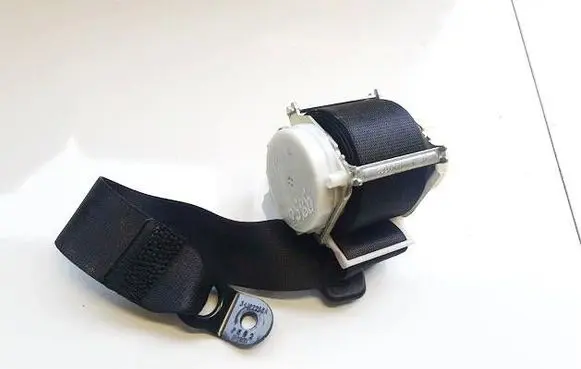 Rear seatbelt