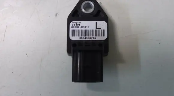Toyota Avensis Verso Airbag deployment crash/impact sensor 8983405010
