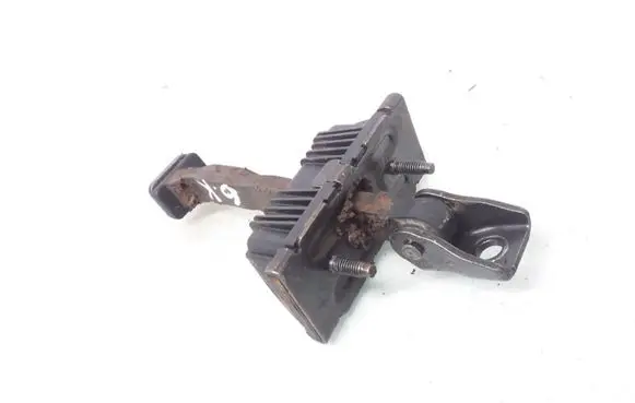Toyota Avensis T250 Rear door check strap stopper