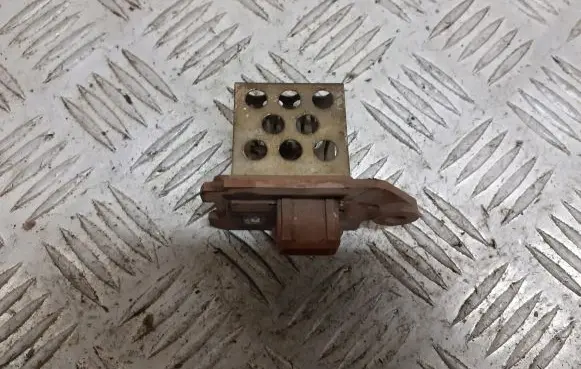 Citroen C5 Coolant fan relay 9641212680