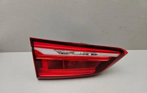 Tailgate rear/tail lights