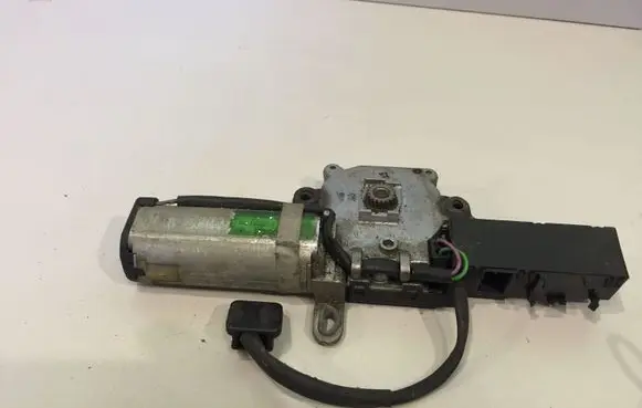 Mercedes-Benz C W202 Sunroof motor/actuator 2028207542 2028204710 0390201008
