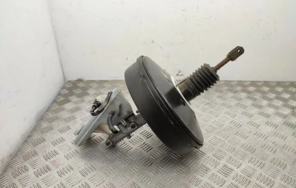 Opel Vivaro Brake booster 8200837097