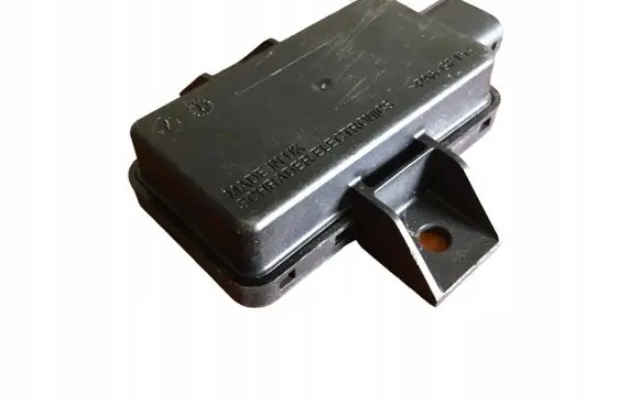 Mercedes-Benz A W176 Tire pressure sensor A0009000602