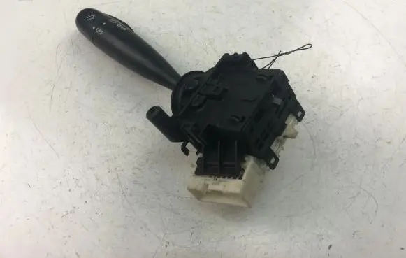 Toyota Yaris Indicator stalk 173648