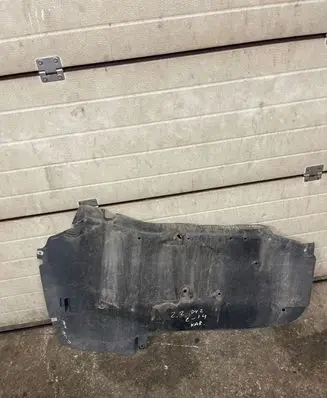 Center/middle under tray cover