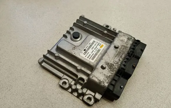 Ford Mondeo MK IV Engine control unit/module 28284368 4368LA02560086 97RI010012