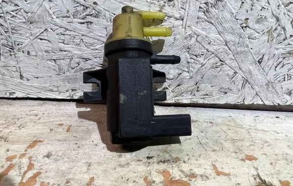 Skoda Octavia Mk2 (1Z) Turbo solenoid valve 1K0906627A