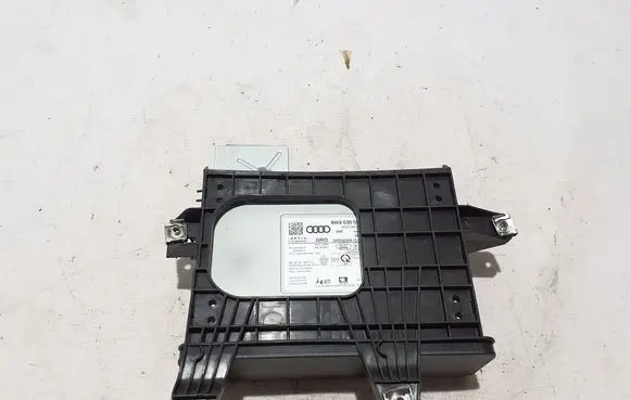 Radio/CD/DVD/GPS head unit