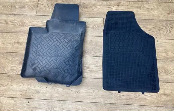Toyota Avensis T250 Front floor mat