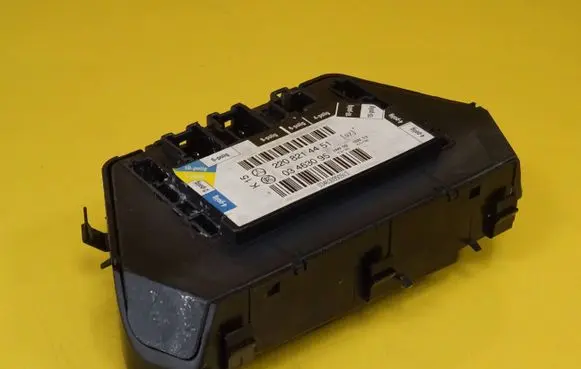 Mercedes-Benz S W220 Door control unit/module 2208214451 03463095