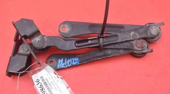 Volvo XC90 Tailgate/trunk/boot hinge 30674750