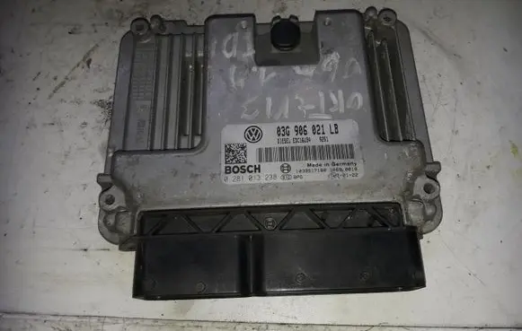 Skoda Octavia Mk2 (1Z) Engine control unit/module 0281013238