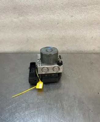 Renault Twingo III Master brake cylinder 
