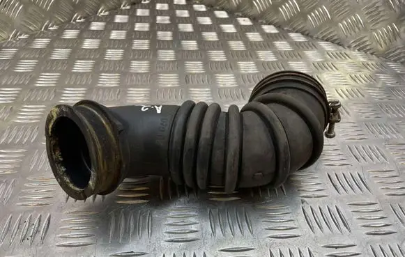 Toyota Corolla E120 E130 Air intake hose/pipe 1788122070