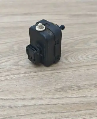 Headlight level adjustment motor