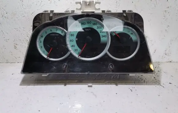 Toyota Corolla Verso AR10 Speedometer (instrument cluster) 83000F040L