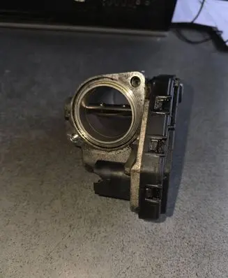 Renault Kangoo II Throttle valve 8200302798