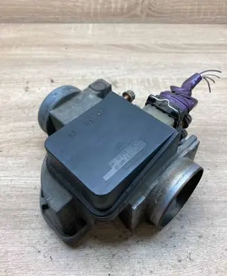 Audi A6 S6 C4 4A Throttle body valve 4A0133471 0281002074