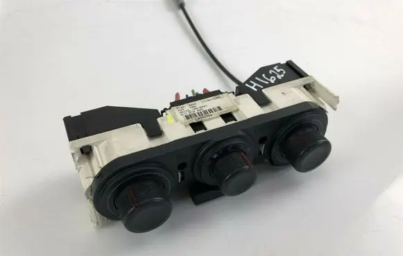 Seat Ibiza III (6L) Climate control unit 6L0819045 H1625