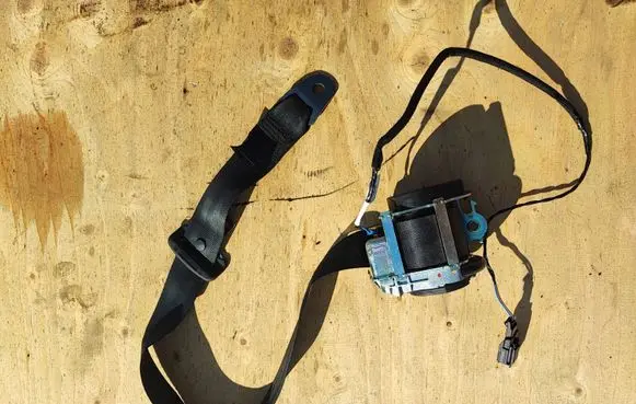 Opel Movano B Front seatbelt 868500001R