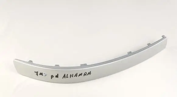 Front bumper splitter molding