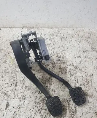 BMW 1 E81 E87 Pedal assembly 42322403
