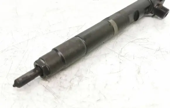 Mercedes-Benz C W204 Fuel injector A6510702887 In0033