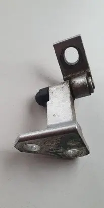 Volkswagen PASSAT B7 Rear door upper hinge