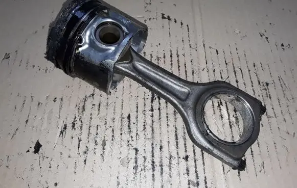 Peugeot 307 Piston with connecting rod 74L53 424 142