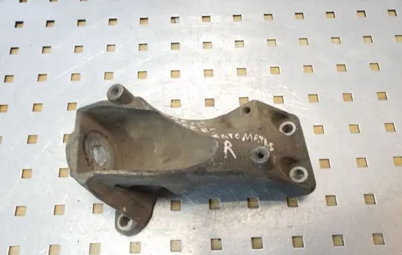 Audi A4 S4 B7 8E 8H Gearbox mounting bracket 8E0399114H