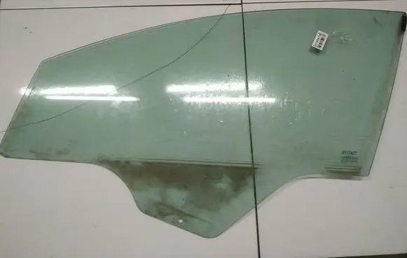 Fiat Bravo Front door window glass four-door as2