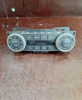 Mercedes-Benz C W204 Climate control unit 2048300690 SW380700 02HW4107