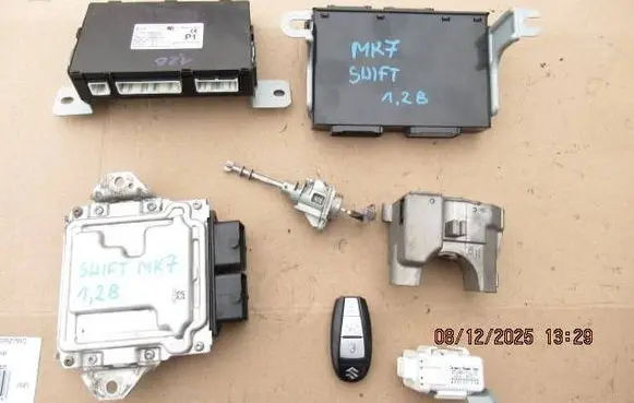 Suzuki Swift II Engine control unit/module 0261S05712 3391069L00 1039541527