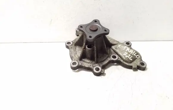 Nissan X-Trail T30 Water pump