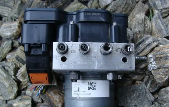 Citroen Berlingo ABS Pump 0265293542