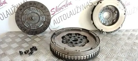 Nissan NV300 Clutch set kit 415079610