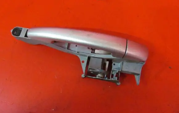 Peugeot 208 I Front door exterior handle P208KLAMKAPP