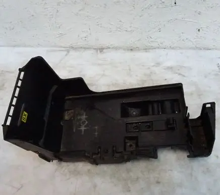 Battery box tray