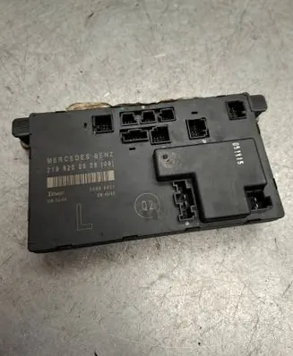 Mercedes-Benz CLS C219 Door control unit/module 2198200626