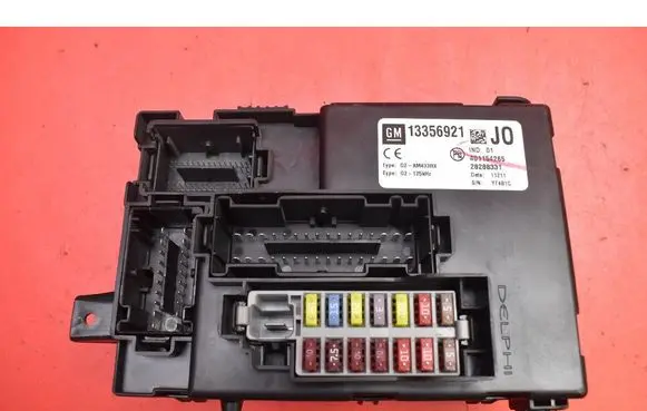 Opel Meriva B Fuse box set 13356921JO