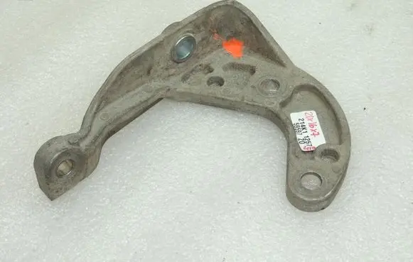 Dacia Duster Engine mounting bracket 8200991067