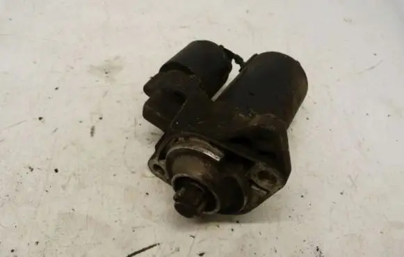 Volkswagen Golf IV Starter motor 0001121006