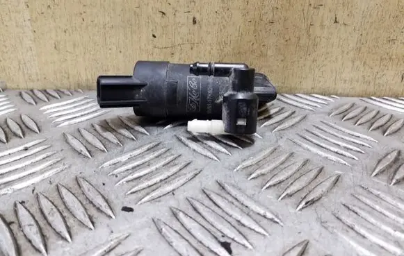 Ford Focus Windscreen/windshield washer pump BV6117K624BB
